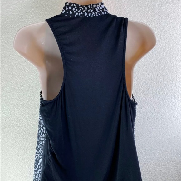 🔥SOLD🔥Michael Kors ♦️ Halter Cowl Tank - Picture 6 of 9